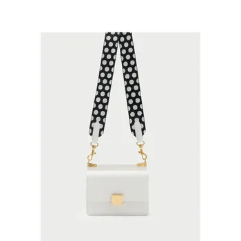 2020 New Women's Shoulder Bag Leather Polka Dot Wide Strap Solid Color Leather Small Square Bag Lady Shoulder Messenger Bag 
2020 New Women's Shoulder Bag Leather Polka Dot Wide Strap Solid Color Leather Small Square Bag Lady Shoulder Messenger Bag