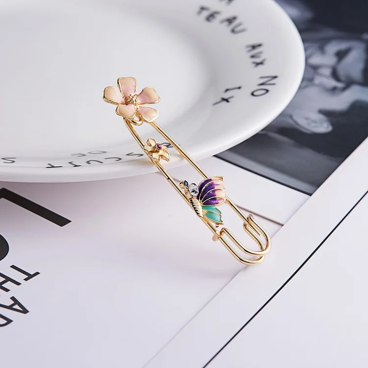 Europe And America New Style Fashion Elegant Butterfly Flower Brooch Alloy Painting Oil Large Brooch Scarf Buckle
Europe And America New Style Fashion Elegant Butterfly Flower Brooch Alloy Painting Oil Large Brooch Scarf Buckle