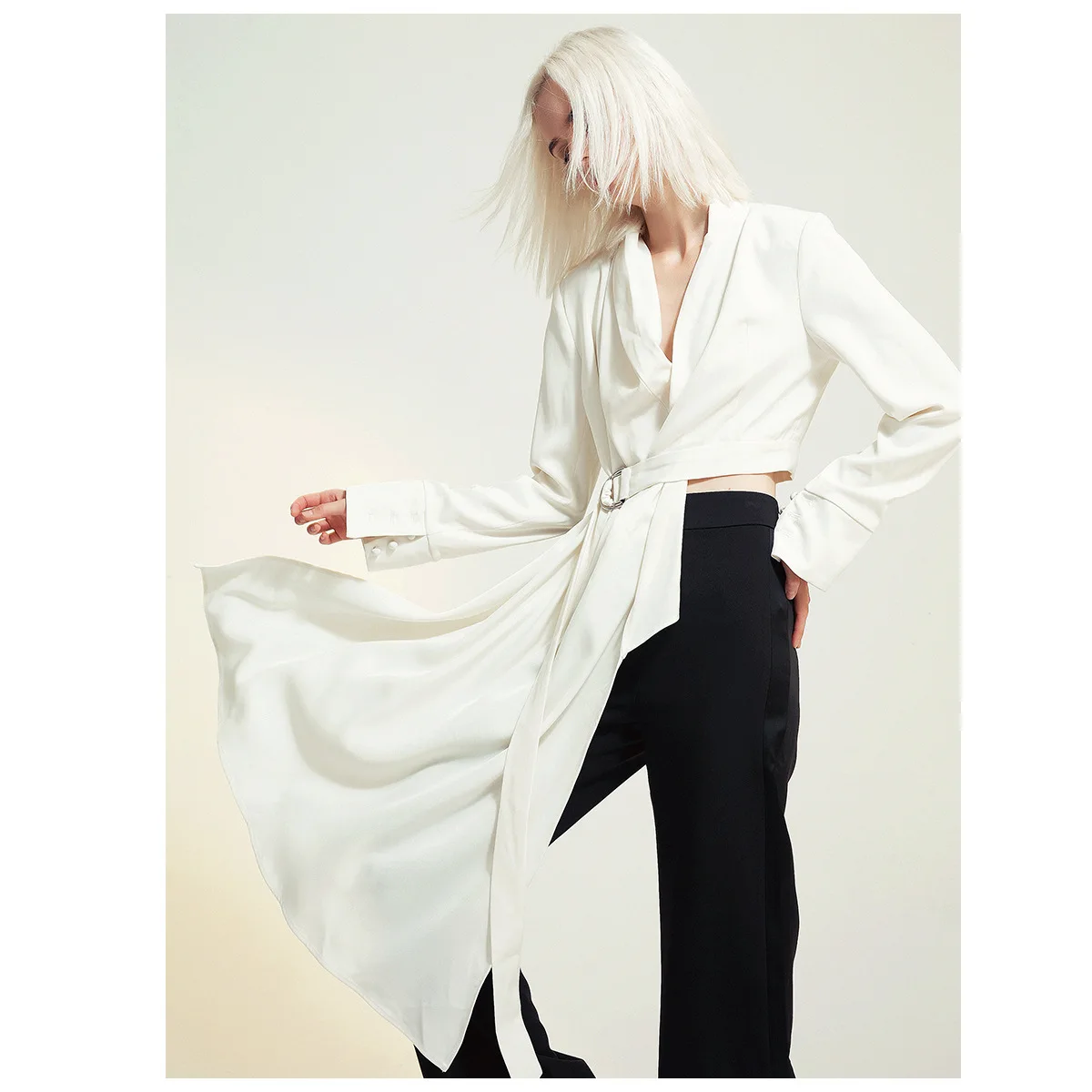 French Romantic Niche Irregular Personality Tailoring Suit Collar Jacket Suit
French Romantic Niche Irregular Personality Tailoring Suit Collar Jacket Suit