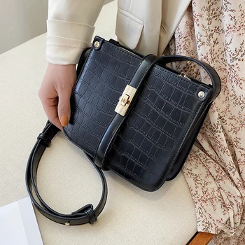 Minimalist Stone Leather Ladies Shoulder Bag Cross Rotation Lock Crossbody Bags For Women Good Quality Solid Color Women Bag
Minimalist Stone Leather Ladies Shoulder Bag Cross Rotation Lock Crossbody Bags For Women Good Quality Solid Color Women Bag
