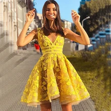 Short Lace Prom Dresses V Neck Backless A Line Mini Yellow Girls Cocktail Party Dress Homecoming Gowns robe de cocktail femme
Short Lace Prom Dresses V Neck Backless A Line Mini Yellow Girls Cocktail Party Dress Homecoming Gowns robe de cocktail femme