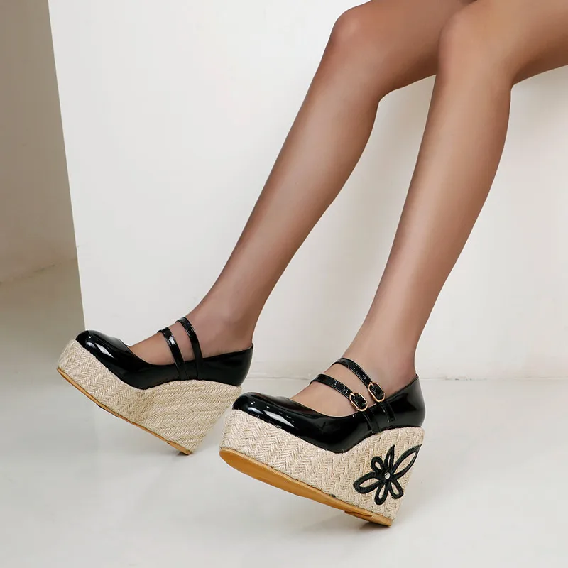 YMECHIC Wedge Embroider Flowers Pumps Women Gladiator Buckle-strap Patent High Top 12.5cm Heels Platform Shoes 2021 New Style
YMECHIC Wedge Embroider Flowers Pumps Women Gladiator Buckle-strap Patent High Top 12.5cm Heels Platform Shoes 2021 New Style