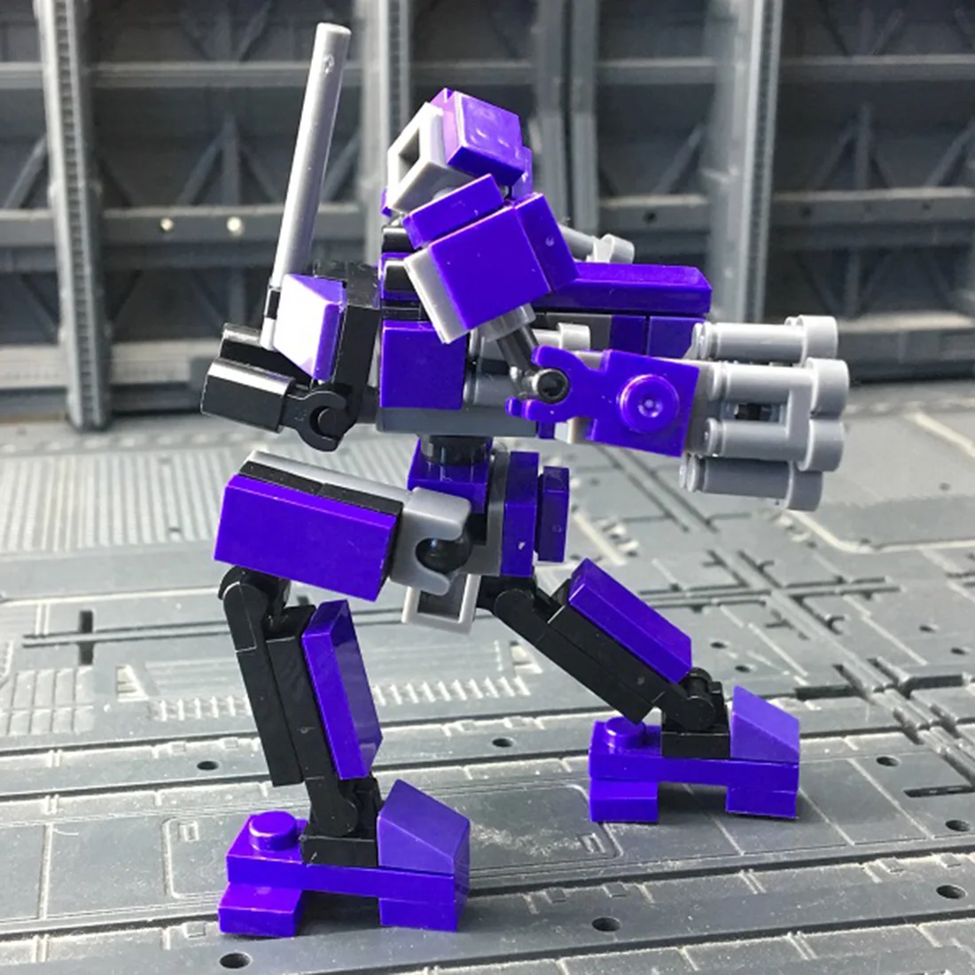 110Pcs STEM MOC TP Factory Guard Mini Mecha Strafe Model Small Particle Building Blocks Educational Toy Set - Purple
110Pcs STEM MOC TP Factory Guard Mini Mecha Strafe Model Small Particle Building Blocks Educational Toy Set - Purple