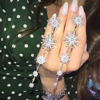 HIBRIDE Luxury Long Trendy Star Cubic Zirconia Women Bridal Fashion Pierceing Silver Color Tassel Earrings brincos Bijoux E-896
HIBRIDE Luxury Long Trendy Star Cubic Zirconia Women Bridal Fashion Pierceing Silver Color Tassel Earrings brincos Bijoux E-896