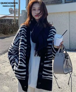Vintage Zebra Striped Button Up Cardigan Top Oversized Autumn Winter Thick Synthetic Mink Cashmere Fluffy Cardigan Coat Knitted 
Vintage Zebra Striped Button Up Cardigan Top Oversized Autumn Winter Thick Synthetic Mink Cashmere Fluffy Cardigan Coat Knitted