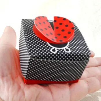 New 20pcs cute Creative Ladybug Sweet Candy Box Red Black Dot Color BaBy Shower Birthday Party Candy Box Wedding Favor Gift Box
New 20pcs cute Creative Ladybug Sweet Candy Box Red Black Dot Color BaBy Shower Birthday Party Candy Box Wedding Favor Gift Box