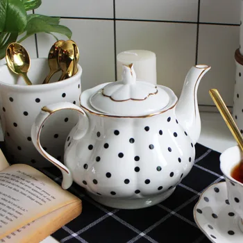 British Afternoon Tea set Bone Porcelain Points Hand-painted Golden Teapot Creative Coffee Pot Simple Water Pot
British Afternoon Tea set Bone Porcelain Points Hand-painted Golden Teapot Creative Coffee Pot Simple Water Pot