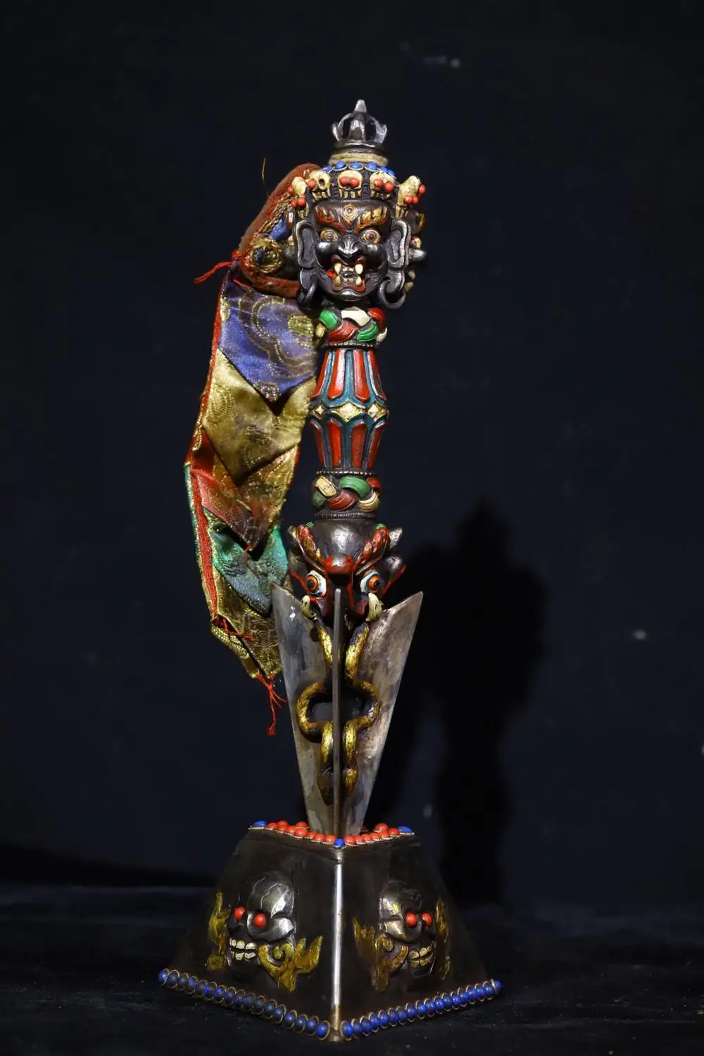 13"Tibetan Temple Collection Old Tiantie Tracing Mosaic Gem Mahakala Head Skull statue Vajra Phurba Amulet Dharma Worship Hall
13"Tibetan Temple Collection Old Tiantie Tracing Mosaic Gem Mahakala Head Skull statue Vajra Phurba Amulet Dharma Worship Hall