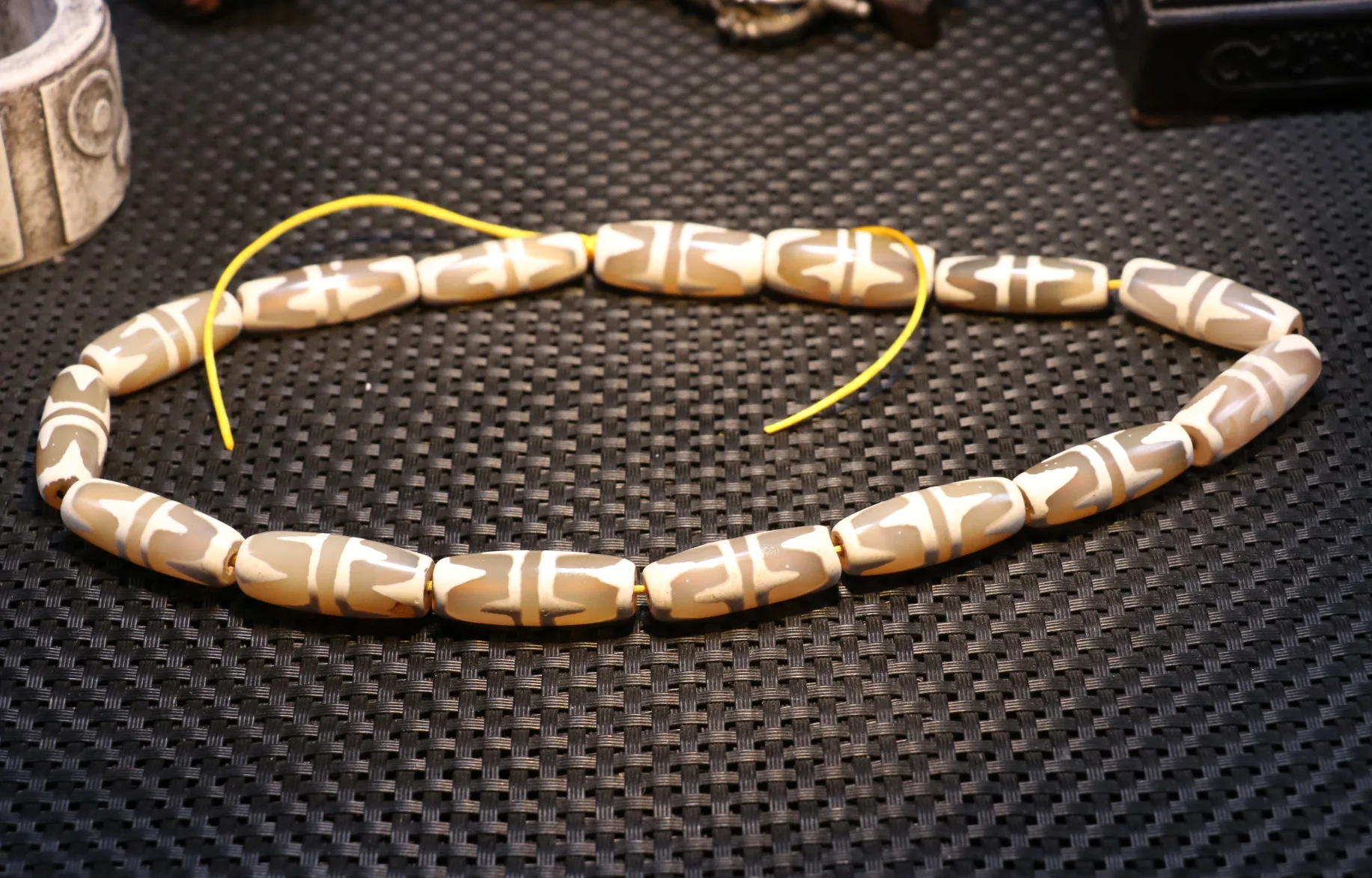 set of 15 Magic Power Tibetan old Agate Tiger Tooth dZi Bead Pendant For DIY ZZY Timestown UPD22
set of 15 Magic Power Tibetan old Agate Tiger Tooth dZi Bead Pendant For DIY ZZY Timestown UPD22