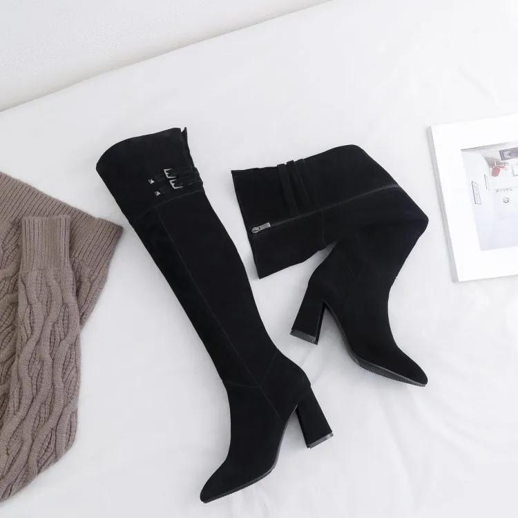 The whole skin temperament of the knight boots is thin and comfortable, with winter boots and velvet, long boots, leather.
The whole skin temperament of the knight boots is thin and comfortable, with winter boots and velvet, long boots, leather.