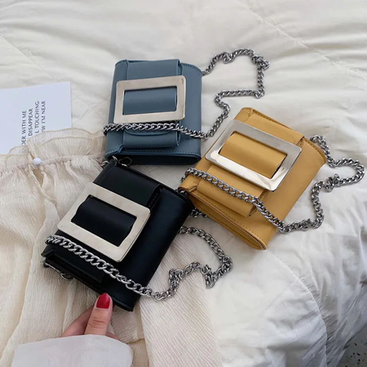 2019 New Korean version of personality hardware decoration foreign style Joker shoulder portable slung small square bag
2019 New Korean version of personality hardware decoration foreign style Joker shoulder portable slung small square bag