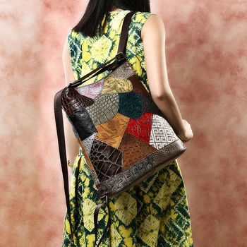 2020the New Women's Genuine Leather Handbag Outdoor Trendy Vertical Ethnic Style Embossed Bucket Bag Shoulder Bag Free Delivery
2020the New Women's Genuine Leather Handbag Outdoor Trendy Vertical Ethnic Style Embossed Bucket Bag Shoulder Bag Free Delivery