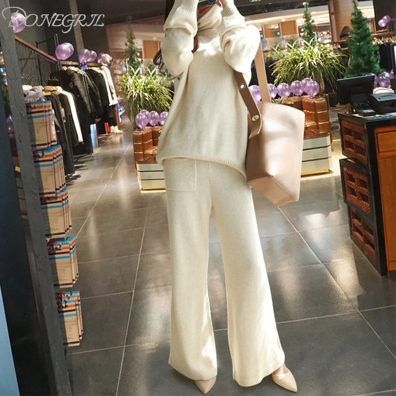 2019 Winter New Cashmere Tracksuits Women's Wool Knit Set Star Pattern High Collar Sweater + Knitted Long Pants 2pcs
2019 Winter New Cashmere Tracksuits Women's Wool Knit Set Star Pattern High Collar Sweater + Knitted Long Pants 2pcs
