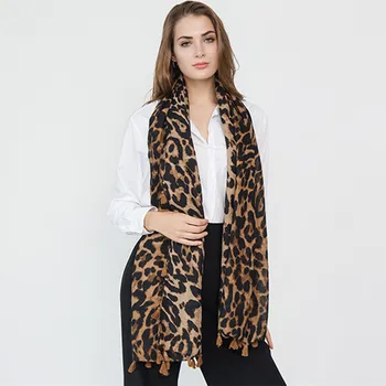 Cotton scarves women leopard print design ladies autumn winter scarfs shawls large pashmina hijab scarf 
Cotton scarves women leopard print design ladies autumn winter scarfs shawls large pashmina hijab scarf