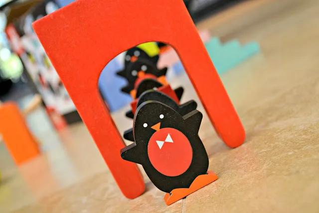 France Wooden Toys Big Brand! Fun Cute Little Penguin Animal Domino Accessories Multi-Switch
France Wooden Toys Big Brand! Fun Cute Little Penguin Animal Domino Accessories Multi-Switch