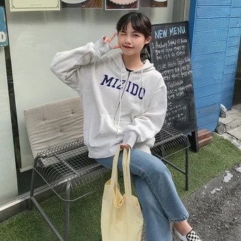 Academic style letter velvet hooded sweater coat
Academic style letter velvet hooded sweater coat