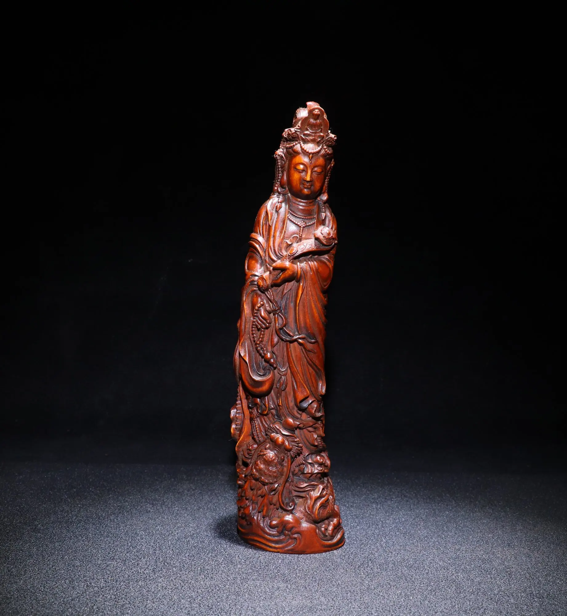 8"Tibet Temple Old Boxwood Hand-carved Auspicious Dragon Guanyin Bodhisattva Statue Standing Buddha Office Ornaments Town House
8"Tibet Temple Old Boxwood Hand-carved Auspicious Dragon Guanyin Bodhisattva Statue Standing Buddha Office Ornaments Town House