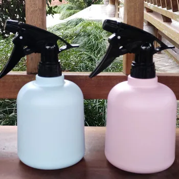 600ml Large Capacity Garden Spray Bottle Plant Flower Watering Can Hand Pressure Kettle Plastic Matte Surface Adjustable Nozzle
600ml Large Capacity Garden Spray Bottle Plant Flower Watering Can Hand Pressure Kettle Plastic Matte Surface Adjustable Nozzle