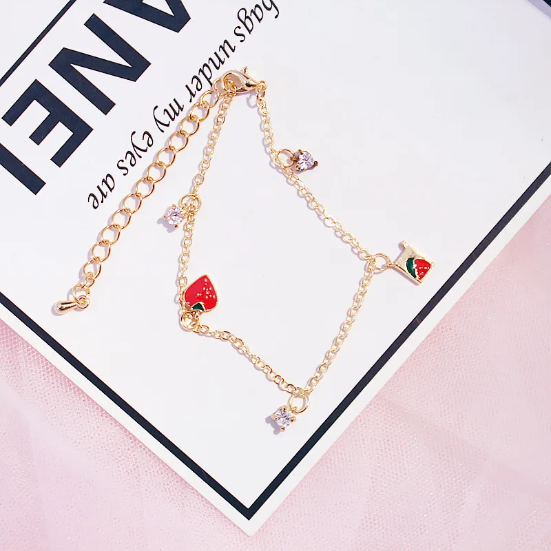 Japanese and Korean Simple Strawberry Bracelet Simple Sweet Love Zircon Small Fresh Student Bracelet Friends Each One
Japanese and Korean Simple Strawberry Bracelet Simple Sweet Love Zircon Small Fresh Student Bracelet Friends Each One
