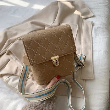 Frosted texture bag women 2019 autumn and winter new fashion wild wide belt ladies shoulder Messenger bag embroidered bucket bag 
Frosted texture bag women 2019 autumn and winter new fashion wild wide belt ladies shoulder Messenger bag embroidered bucket bag