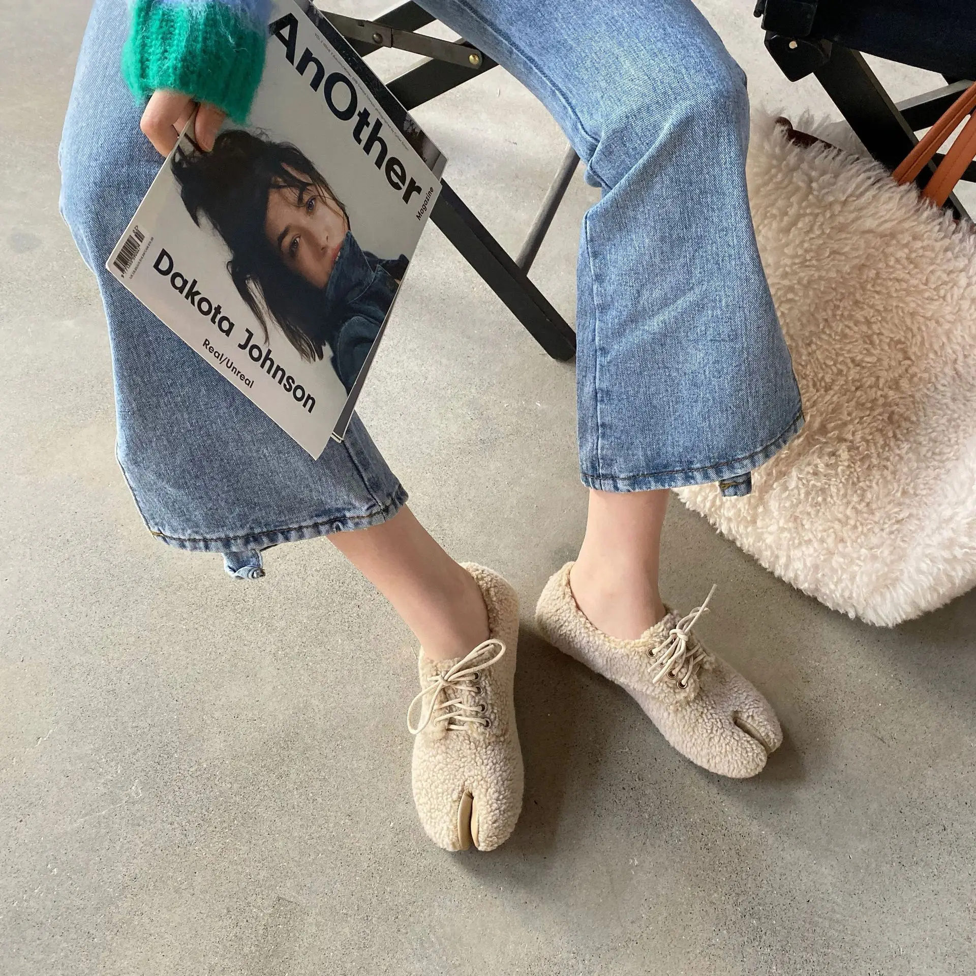 Plush lamb's wool Peas shoes women shoes plus velvet warm winter shoes loafers lovely Shunv Xie cotton-padded shoes
Plush lamb's wool Peas shoes women shoes plus velvet warm winter shoes loafers lovely Shunv Xie cotton-padded shoes