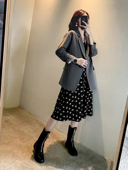 Fashion New Small Suit Wild Jacket Female 2020 Spring British Style Korean Loose Loose Fragrance Wind Small Suit Tide
Fashion New Small Suit Wild Jacket Female 2020 Spring British Style Korean Loose Loose Fragrance Wind Small Suit Tide