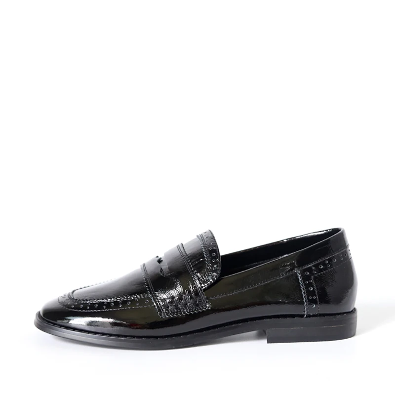 Patent-leather flat shoes comfortable white ladies shoes 2019 loafers fashionable leather shoes British style women's shoes
Patent-leather flat shoes comfortable white ladies shoes 2019 loafers fashionable leather shoes British style women's shoes