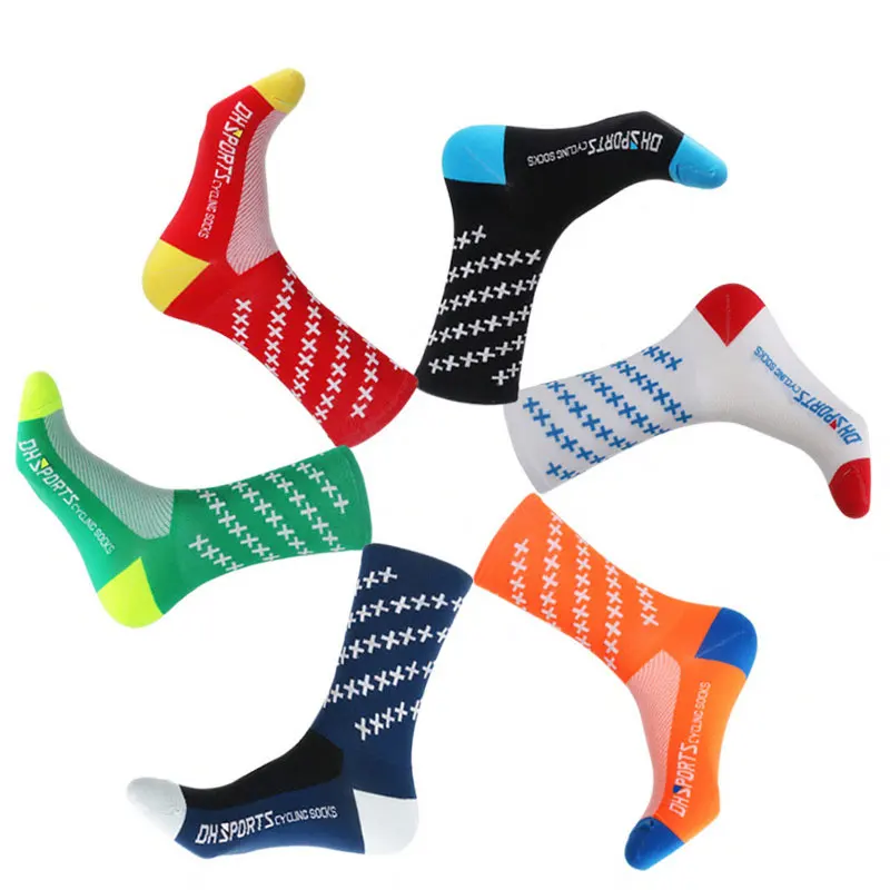 2020 Anti Slip seamless Cycling Socks Integral Moulding High-tech Bike Sock Compression Bicycle Outdoor Running Sport Socks
2020 Anti Slip seamless Cycling Socks Integral Moulding High-tech Bike Sock Compression Bicycle Outdoor Running Sport Socks