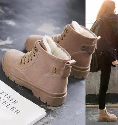 In the autumn and winter of 2018, the new short boots chic Martins are women's shoes. English students Korean version of Joker s
In the autumn and winter of 2018, the new short boots chic Martins are women's shoes. English students Korean version of Joker s