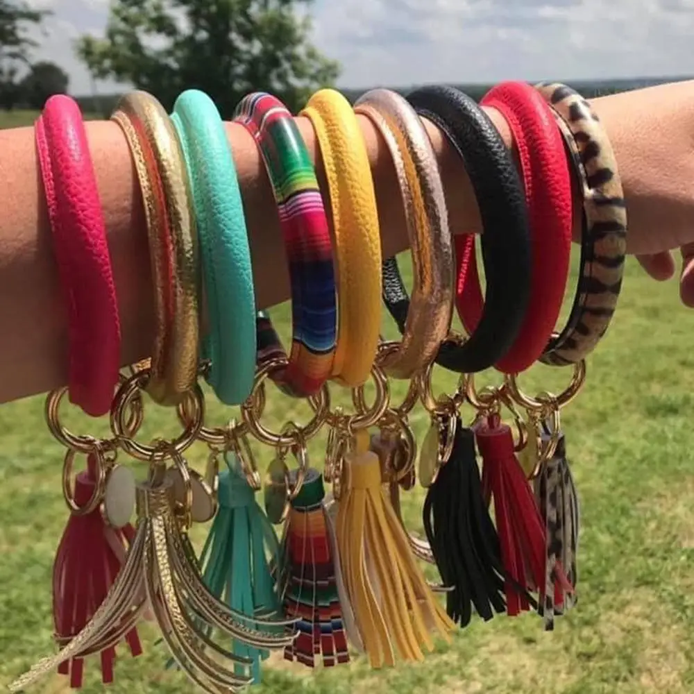 Boho Snakeskin grain Tassel Creative Key Chains for Women and Men 2019 Lanyard Colorful Leather Keyring Accessories Daily Life
Boho Snakeskin grain Tassel Creative Key Chains for Women and Men 2019 Lanyard Colorful Leather Keyring Accessories Daily Life