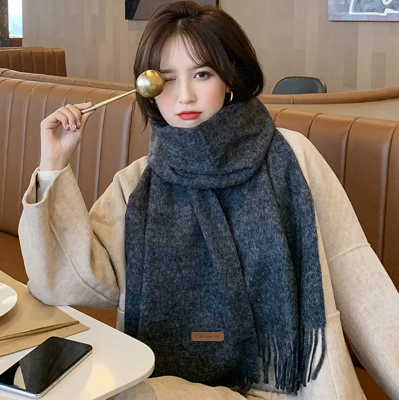 Autumn and winter new wool scarf women thicken warm Korean version of pure color long fringed cashmere scarf bib shawl
Autumn and winter new wool scarf women thicken warm Korean version of pure color long fringed cashmere scarf bib shawl