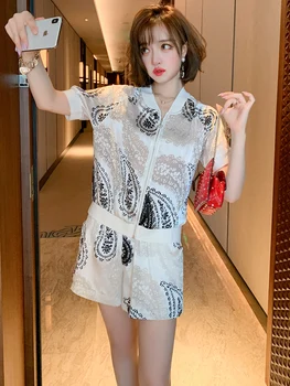 Fashion Perspective Yarn Jacquard Thread Closing Edge Short Sleeve Jacket Tight High Waist Shorts Suit, Female Summer New Style 
Fashion Perspective Yarn Jacquard Thread Closing Edge Short Sleeve Jacket Tight High Waist Shorts Suit, Female Summer New Style