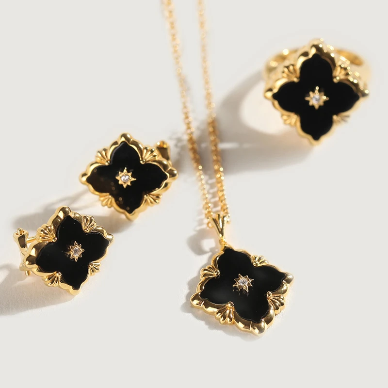 CMajor Sterling Silver Jewelry Italian Style Black Jade Four-leaves Clover Earrings Ring and Necklace Jewelry Set For Women
CMajor Sterling Silver Jewelry Italian Style Black Jade Four-leaves Clover Earrings Ring and Necklace Jewelry Set For Women
