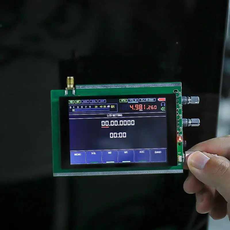Professional New Malachite SDR Receiver 50KHz-200MHz Radio AM SSB NFM WFM DSP 3.5'' LCD Touching Screen SDR HAM Transceiver
Professional New Malachite SDR Receiver 50KHz-200MHz Radio AM SSB NFM WFM DSP 3.5'' LCD Touching Screen SDR HAM Transceiver