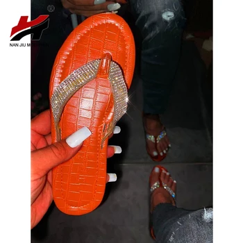 NAN JIU MOUNTAIN 2020 Summer Women's Slippers Rhinestone Transparent Flip Flops Female Fashion Flat Slides Non-slip PU Slippers
NAN JIU MOUNTAIN 2020 Summer Women's Slippers Rhinestone Transparent Flip Flops Female Fashion Flat Slides Non-slip PU Slippers