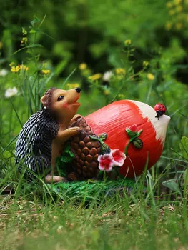 Outdoor Garden Decoration Resin Hedgehog Sculpture Crafts Home Garden Courtyard Ornaments Lawn Landscape Statue Figurines Decor
Outdoor Garden Decoration Resin Hedgehog Sculpture Crafts Home Garden Courtyard Ornaments Lawn Landscape Statue Figurines Decor
