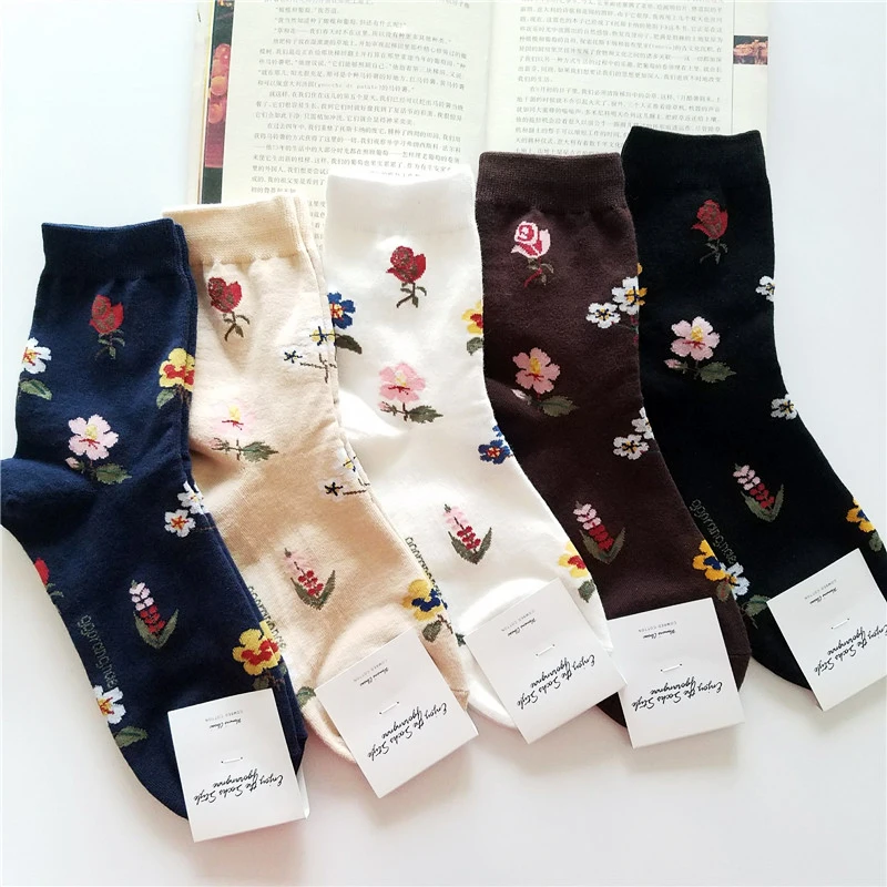 Rose Flower 2019 Korean Retro Autumn Winter Cotton Casual Socks Warm Women Streetwear Cute Funny Socks Short Happy Ankle Socks
Rose Flower 2019 Korean Retro Autumn Winter Cotton Casual Socks Warm Women Streetwear Cute Funny Socks Short Happy Ankle Socks