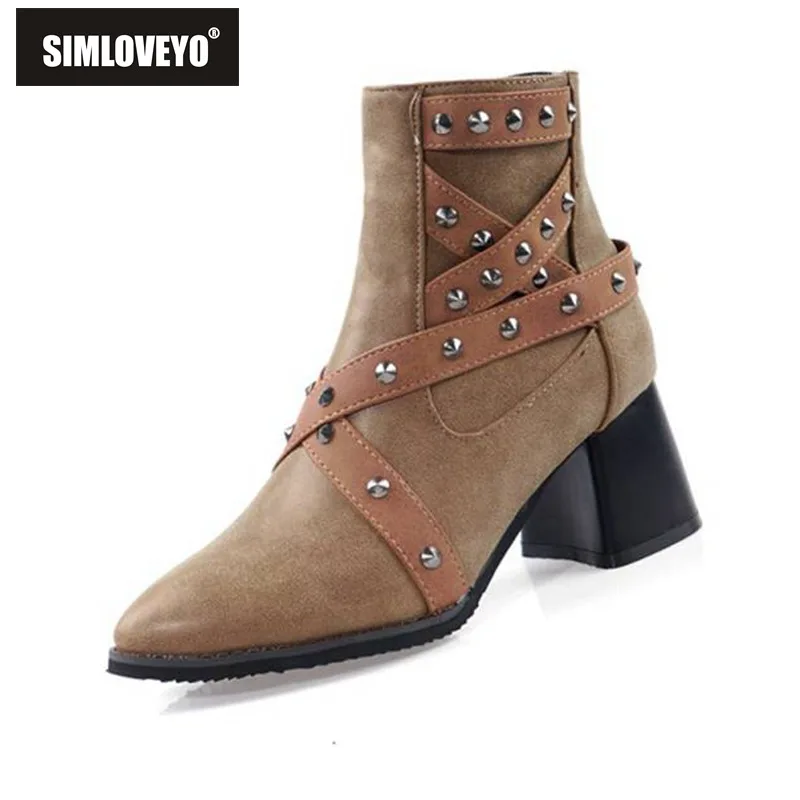 SIMLOVEYO Winter shoes women Pointed toe Studed Chunky heel Vintage Chelsea Botas feminino Zipper Ladies footwear Large size 48
SIMLOVEYO Winter shoes women Pointed toe Studed Chunky heel Vintage Chelsea Botas feminino Zipper Ladies footwear Large size 48