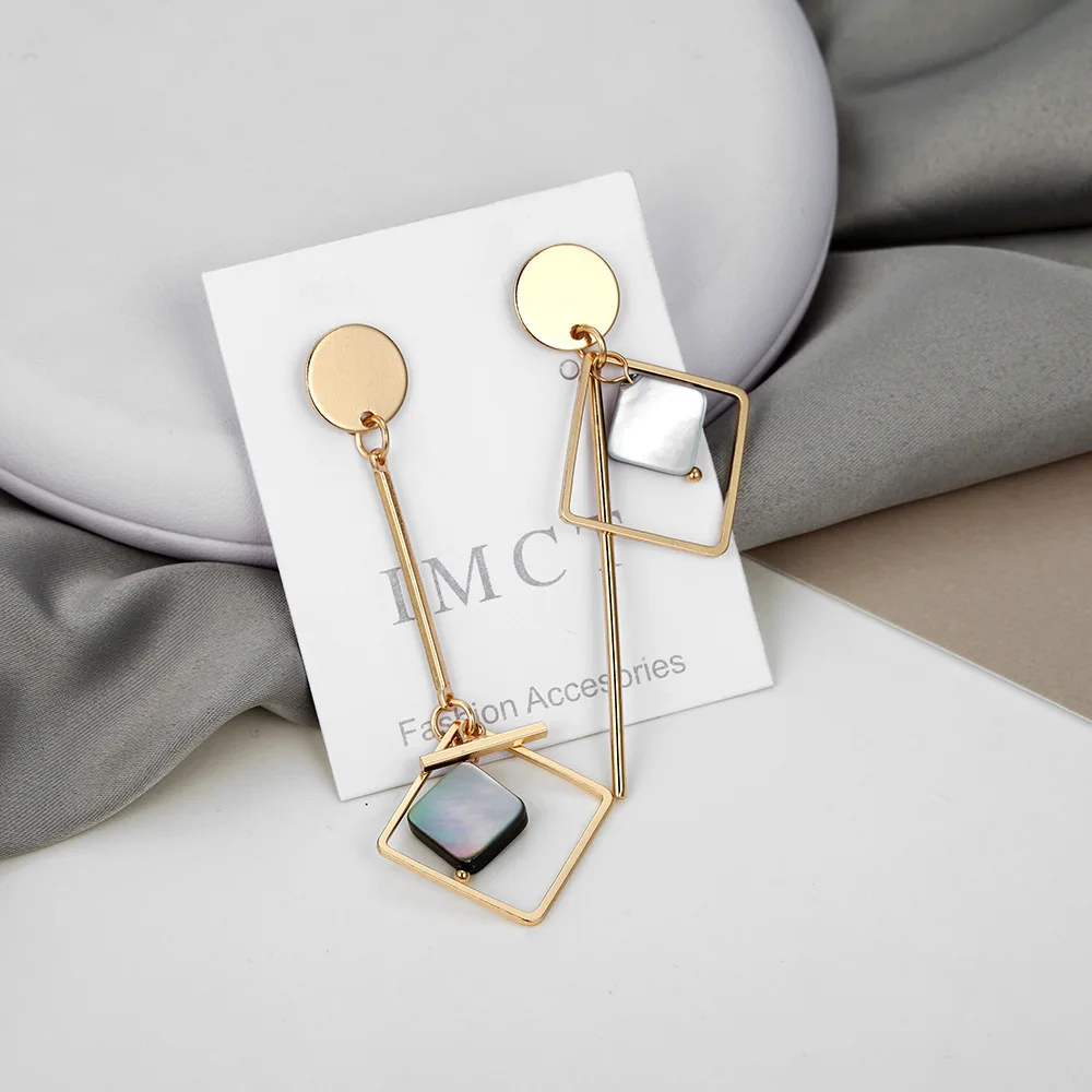 Ladies Korean Fashion Bohemian Geometric Square Asymmetric Pendant Earrings Crystal Pearl Earring Jewelry
Ladies Korean Fashion Bohemian Geometric Square Asymmetric Pendant Earrings Crystal Pearl Earring Jewelry