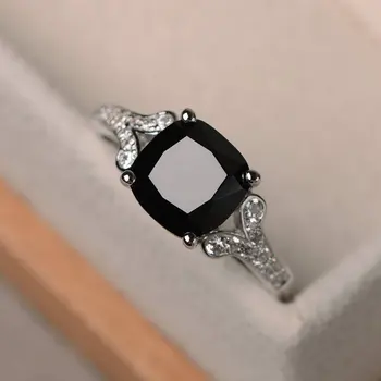 European and American Zircon Black Agate Ring Ladies Fashion Personality Creative Square Black Crystal Topaz Ladies Ring Jewelry
European and American Zircon Black Agate Ring Ladies Fashion Personality Creative Square Black Crystal Topaz Ladies Ring Jewelry