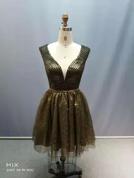 Sexy Deep V-neck Shiny Short Homecoming Dreses Knee Length Open Back Graduation Dresses for Prom Party
Sexy Deep V-neck Shiny Short Homecoming Dreses Knee Length Open Back Graduation Dresses for Prom Party