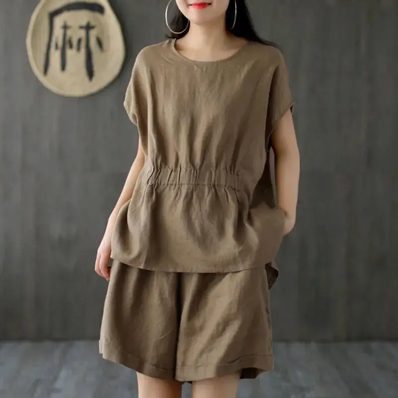 In the summer of 2021 the new large size ladies' accept waist suit literary loose t-shirts two-piece ms elastic waist shorts
In the summer of 2021 the new large size ladies' accept waist suit literary loose t-shirts two-piece ms elastic waist shorts