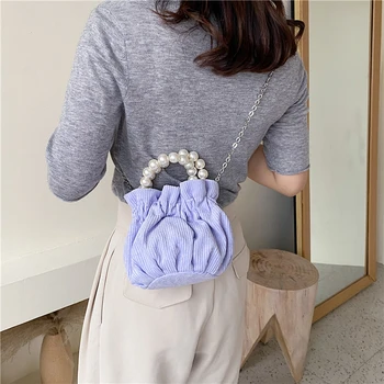 Ins Mini Pearl Hand Strap Folds Design Corduroy for Women 2020 Elegant Handbags Female Travel Totes Lady Fashion Crossbody Bags
Ins Mini Pearl Hand Strap Folds Design Corduroy for Women 2020 Elegant Handbags Female Travel Totes Lady Fashion Crossbody Bags