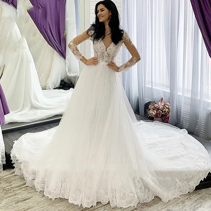 Eightree Princess Wedding Dress Long Sleeves Lace Appliques A Line Bride Dresses 2020 V Neck Vestido De Noiva Boho Wedding Gowns 
Eightree Princess Wedding Dress Long Sleeves Lace Appliques A Line Bride Dresses 2020 V Neck Vestido De Noiva Boho Wedding Gowns
