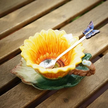 Sunflower coffee mug procelian ceramic cups and mugs with dish spoon creative drinkware
Sunflower coffee mug procelian ceramic cups and mugs with dish spoon creative drinkware