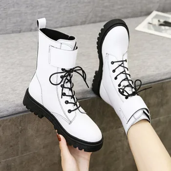 2020 New Winter British Style Women Boots Anti-skid Botas Mujer Fashion Black Short Tube Thick Heel Leather Boots
2020 New Winter British Style Women Boots Anti-skid Botas Mujer Fashion Black Short Tube Thick Heel Leather Boots