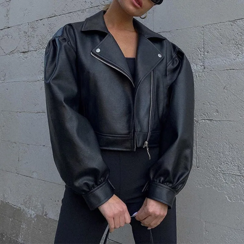 Женская осенне-зимняя черная облегающая однотонная куртка из искусственной кожи