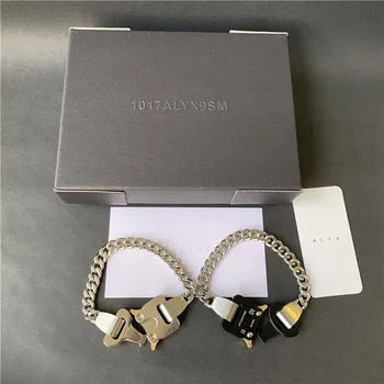 Metal Buckle ALYX RIVER LINK Bracelet Men Women Titanium Stainless Steel 1017 ALYX 9SM Bracelet Accessories
Metal Buckle ALYX RIVER LINK Bracelet Men Women Titanium Stainless Steel 1017 ALYX 9SM Bracelet Accessories