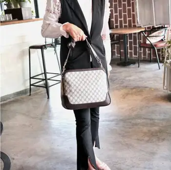 2020 netred One Shoulder Messenger Bag of the same vintage and old flowersBBB12
2020 netred One Shoulder Messenger Bag of the same vintage and old flowersBBB12