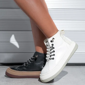 2020 Autumn famous brand women boots Genuine Leather Ankle Boots Female platform Shoes Woman Martin boots Motorcycle Boots 
2020 Autumn famous brand women boots Genuine Leather Ankle Boots Female platform Shoes Woman Martin boots Motorcycle Boots